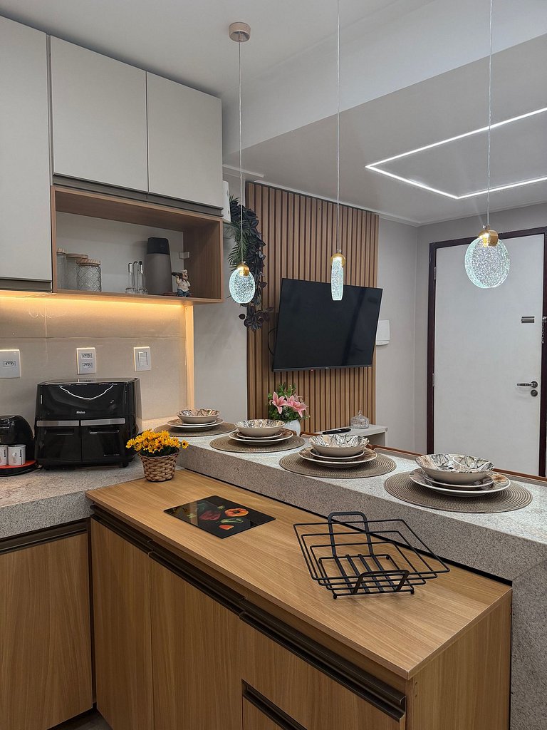 Apê 102, 2 quartos, Térreo | WiFi | JC STAYS