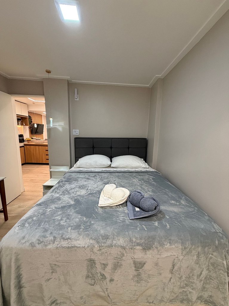 Apê 102, 2 quartos, Térreo | WiFi | JC STAYS