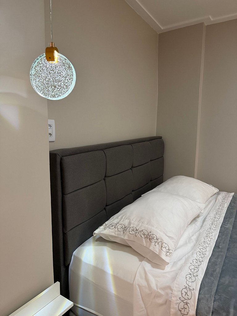 Apê 102, 2 quartos, Térreo | WiFi | JC STAYS
