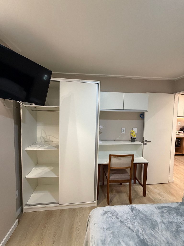 Apê 102, 2 quartos, Térreo | WiFi | JC STAYS