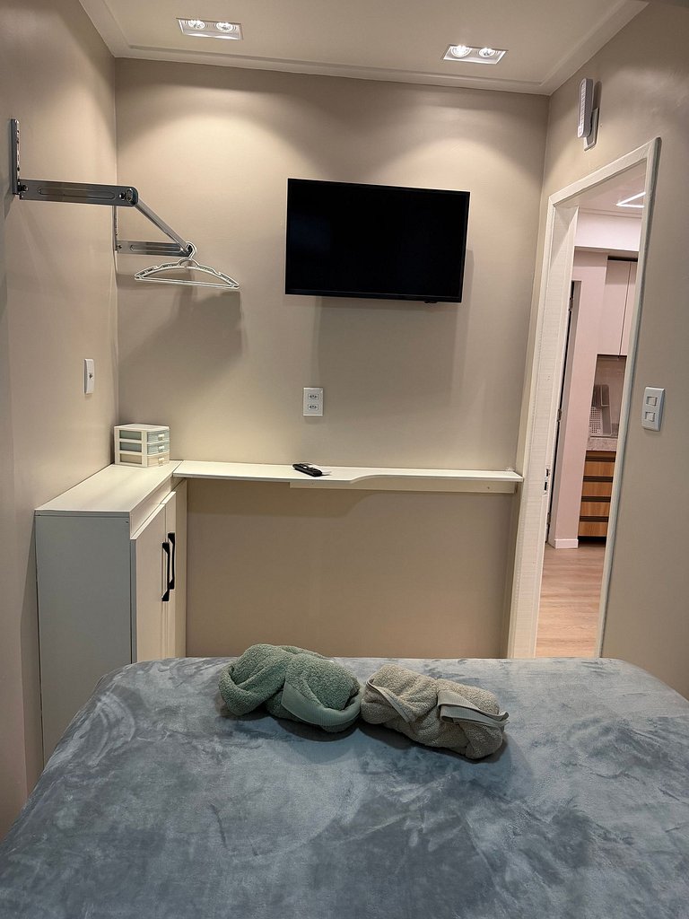 Apê 102, 2 quartos, Térreo | WiFi | JC STAYS