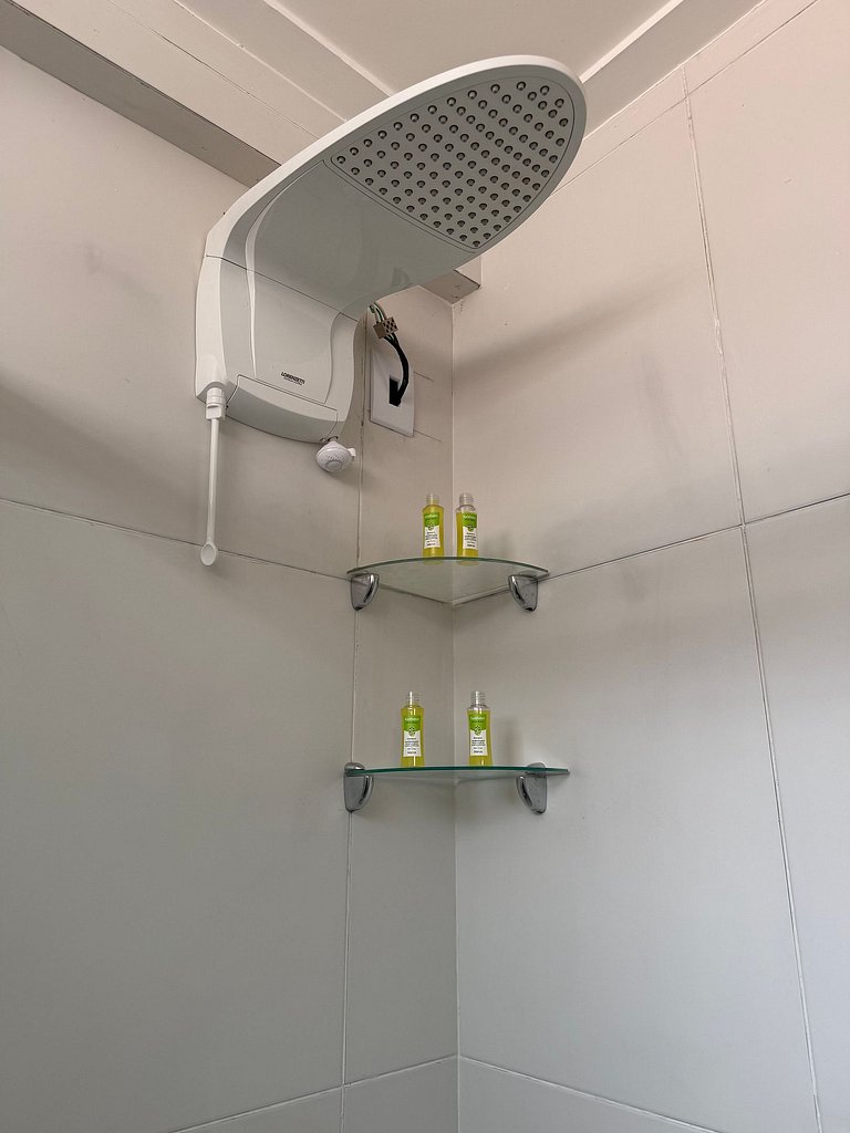 Apê 102, 2 quartos, Térreo | WiFi | JC STAYS