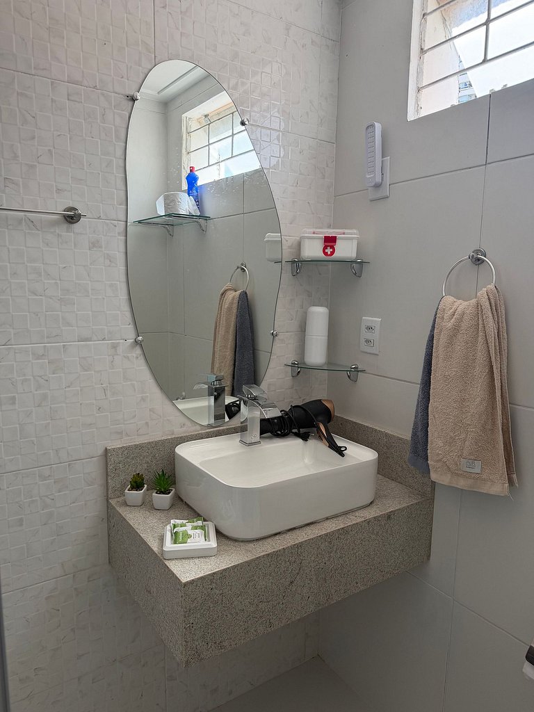 Apê 102, 2 quartos, Térreo | WiFi | JC STAYS