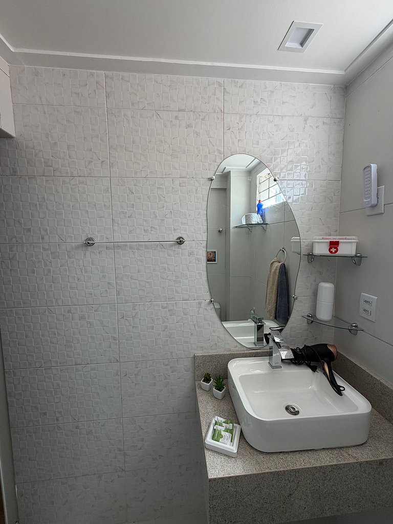 Apê 102, 2 quartos, Térreo | WiFi | JC STAYS